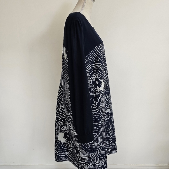 LAST CHANCE - Eloquii Navy Long Sleeved Abstract Floral Dress - Picture 7 of 9